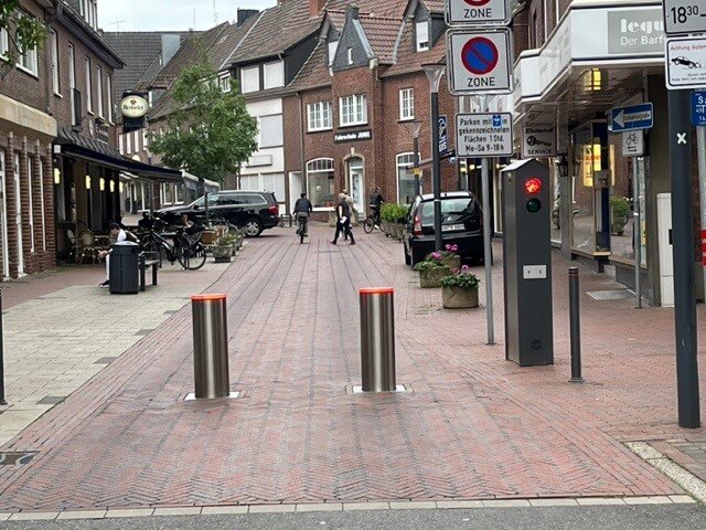 Poller kaufen Poller von PollerMax schneller Einbau Poller Innenstadt