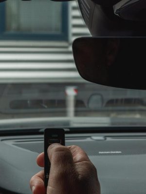 Poller Privatgrundstück, PollerMax bietet versenkbare Poller für Privatgrundstück