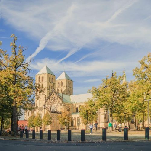 Hochsicherheitspoller der Secure Line sichern Domplatz